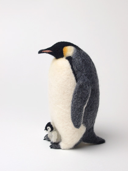 Miki Ichiyama gives us creature felt in the form of a needle felted Emperor Penguin