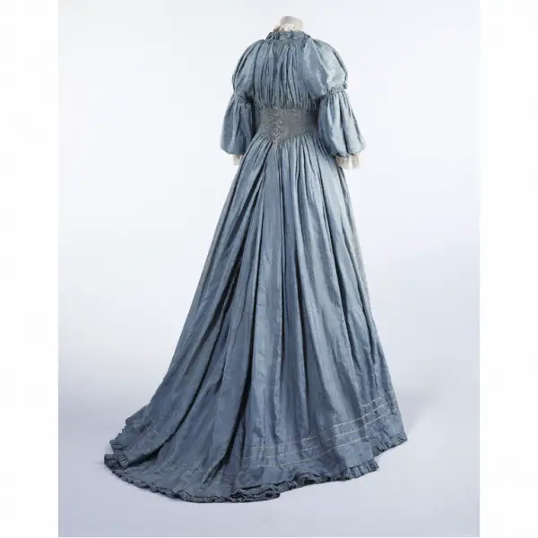 Liberty dress, c1895. © V&A