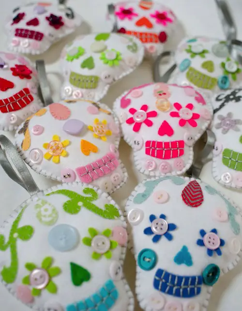 Sugar Skull Decorations by Minimanna (Hand Embroidery)