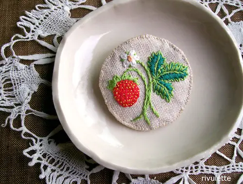 Strawberry Sprig Brooch by Rivulette (Hand Embroidery)