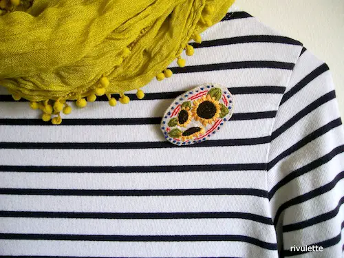 Sunflowers Brooch by Rivulette (Hand Embroidery)
