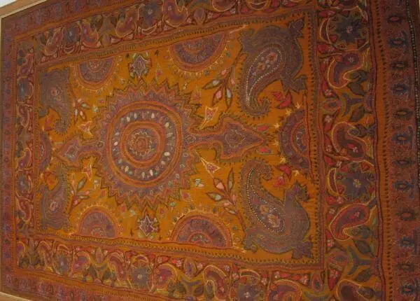 Antique patteh shawl with traditional design