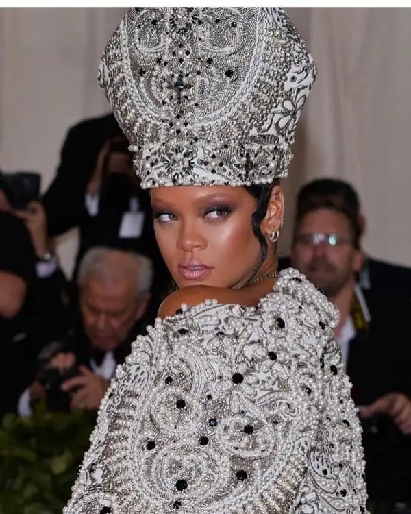 Rhianna wearing a Stephen James hat at the Met Gala 2018