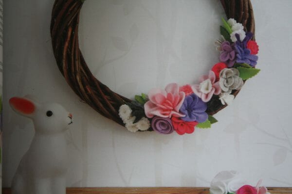 The finshed project, using felt flowers.