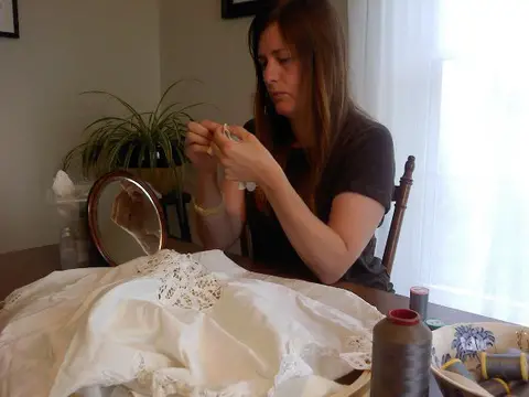 Leslie Schomp | Hand Embroidery