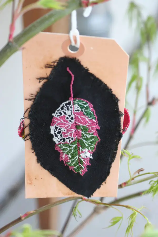 Leaf. Hand embroidery on cardboard. 2014.